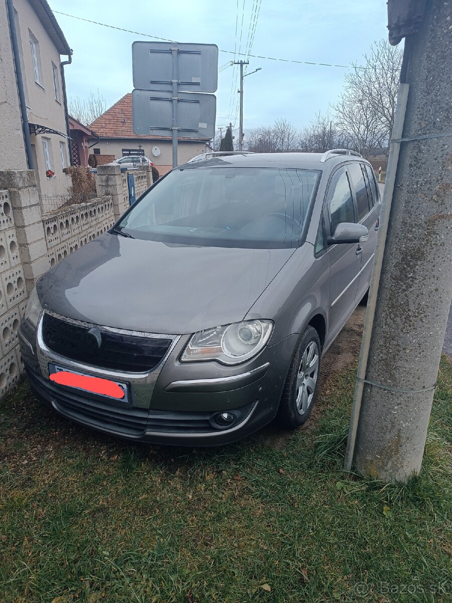 Volkswagen Touran 2,0Tdi DSG 7m