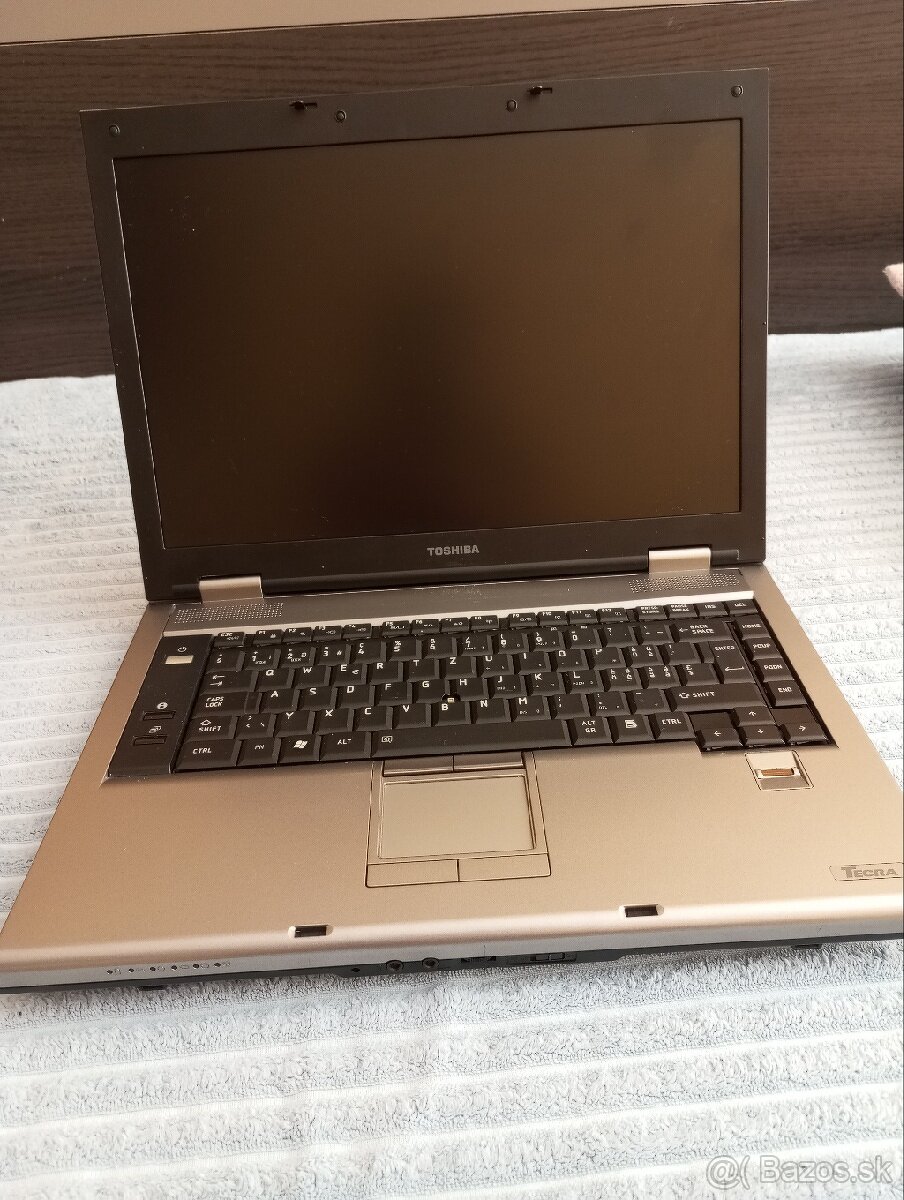 Predám notebook Toshiba tecra