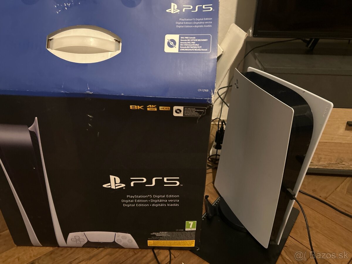 Predam PlayStation 5 (1 TB), veľmi málo používan