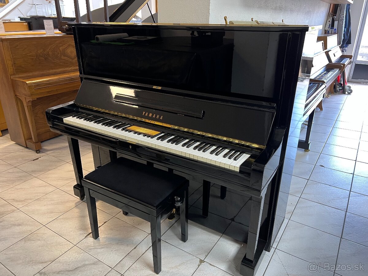 Yamaha U3 v záruce, včetně klavírní židle.