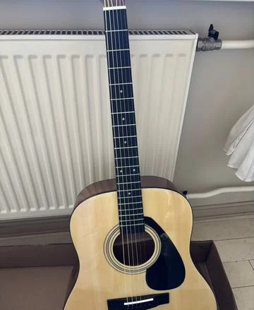 Yamaha f310 gitara