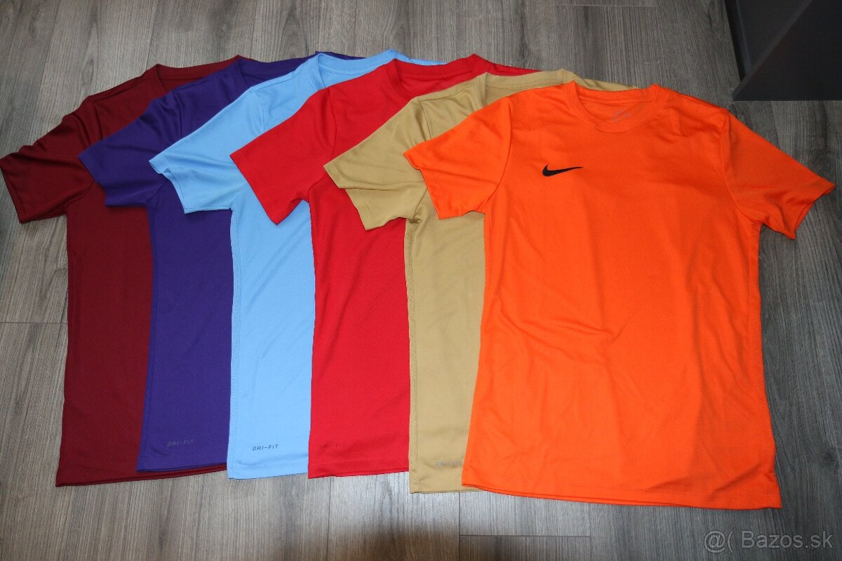 Nike tricka spolu 20eur za 4ks