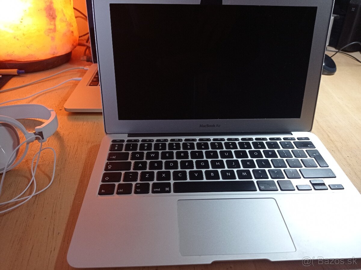 MacBook Air (13-palcový, začiatok roka 2015)