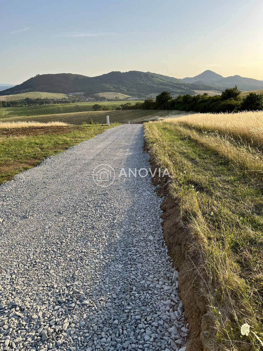 Pozemok na predaj Podhorany