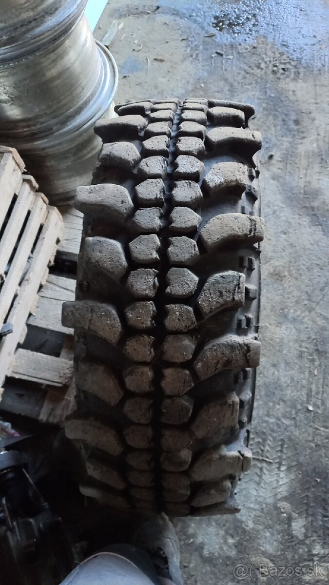 235/75 R15 T3 2ks