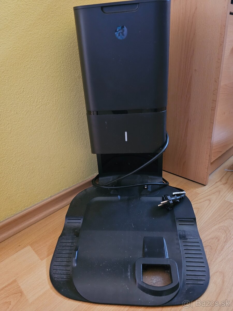 iRobot Roomba i7+ (7556) + Clean Base stanica