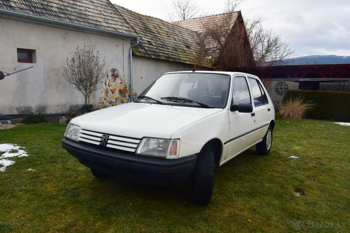 Peugeot 205 GRD