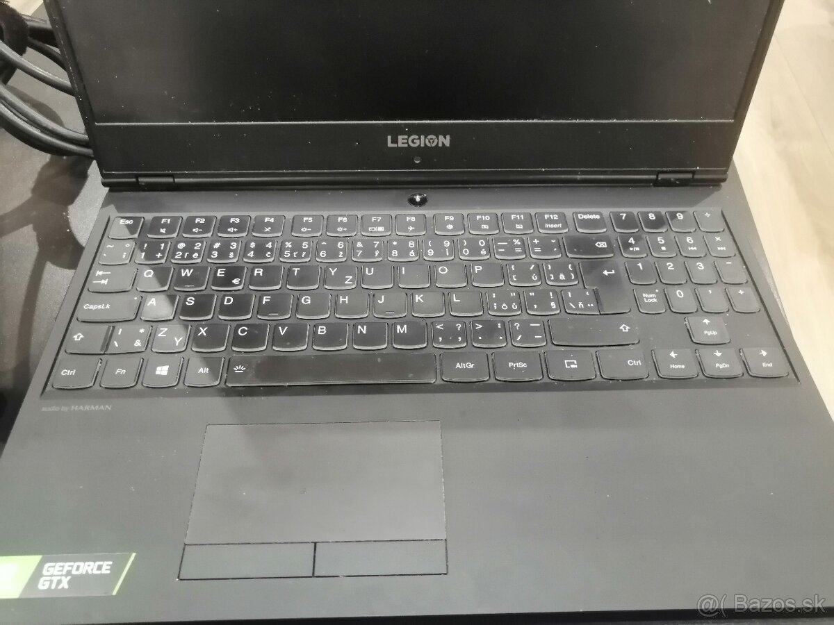 Predám NEFUNKČNÝ notebook Lenovo Y540-15IRH