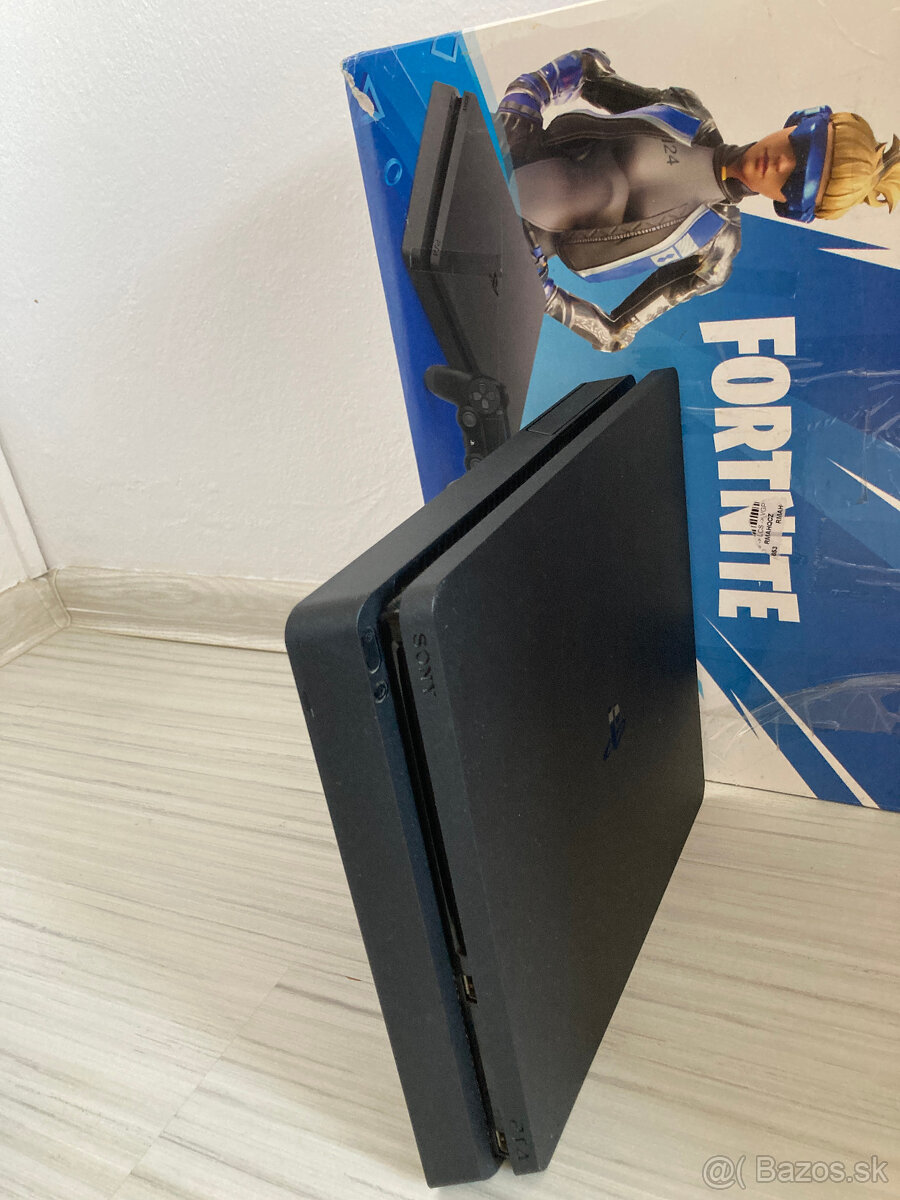 PS 4 slim - plná výbava + chladiaci ventilátor