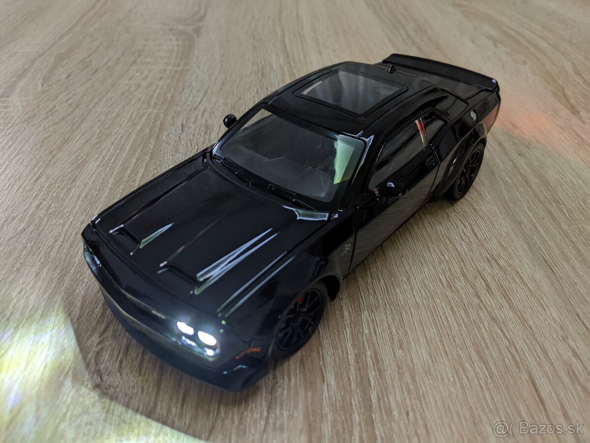 Predam kovovy model Dodge Challenger Hellcat