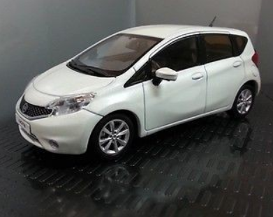 Nissan Note - brilliant white pearl (2013) 1:43