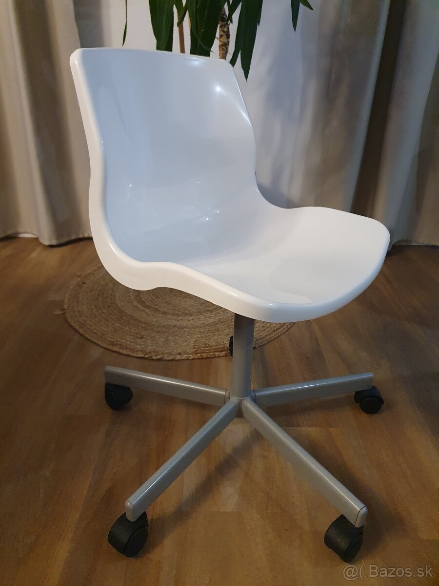 otočná stolička ikea bez poškodení
