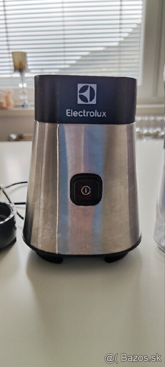 Smoothie mixer Electrolux ESB2500