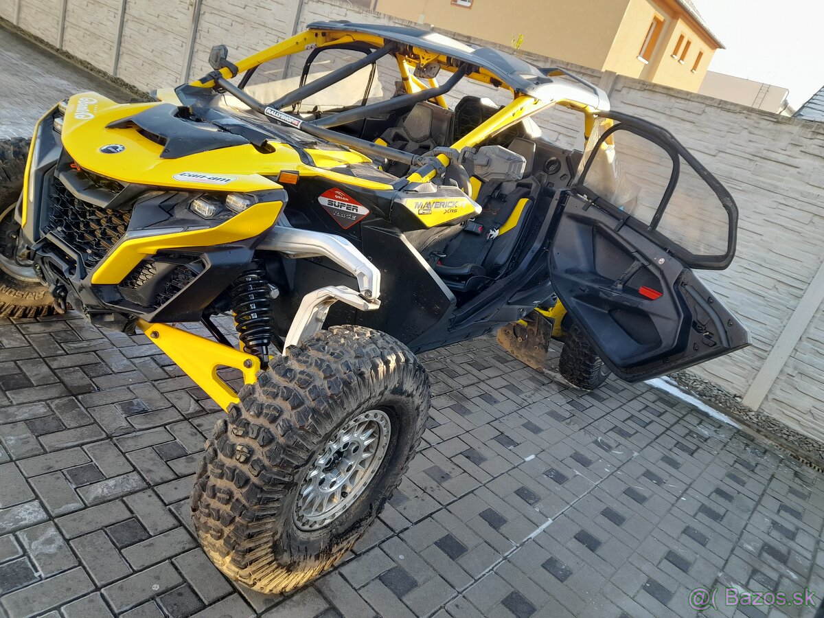 Can am maverick r 240 HP x3 turbo