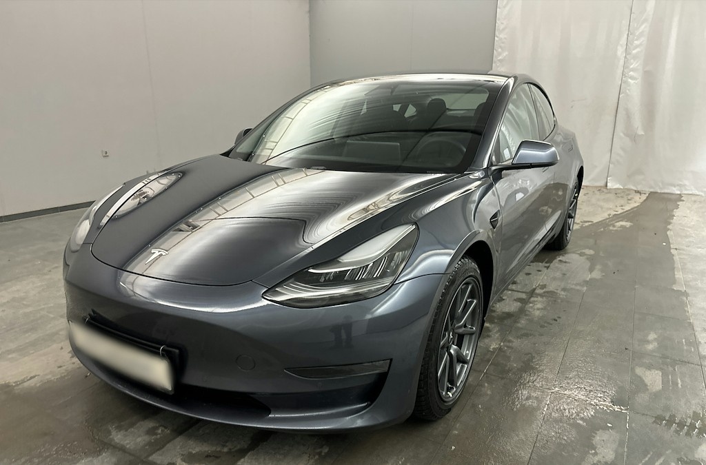 Tesla Model 3 2021 refresh, Tažné, Long Range AWD