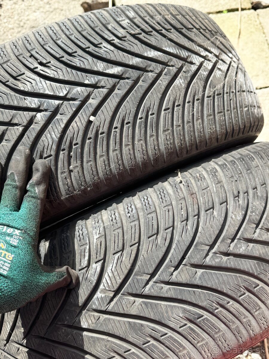 215/55R18