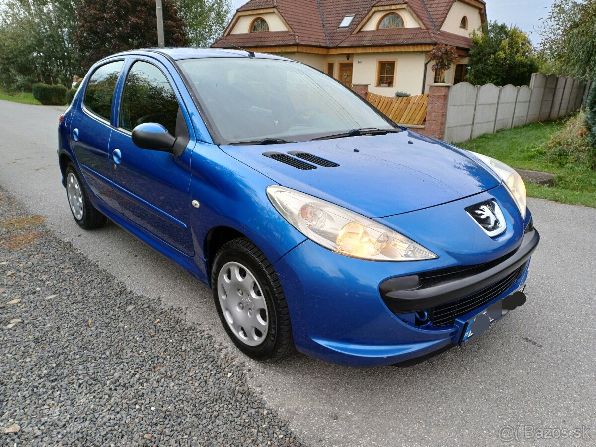 Peugeot 206+ 1.1 44kw 4 valec len 90 000 km rok 2010