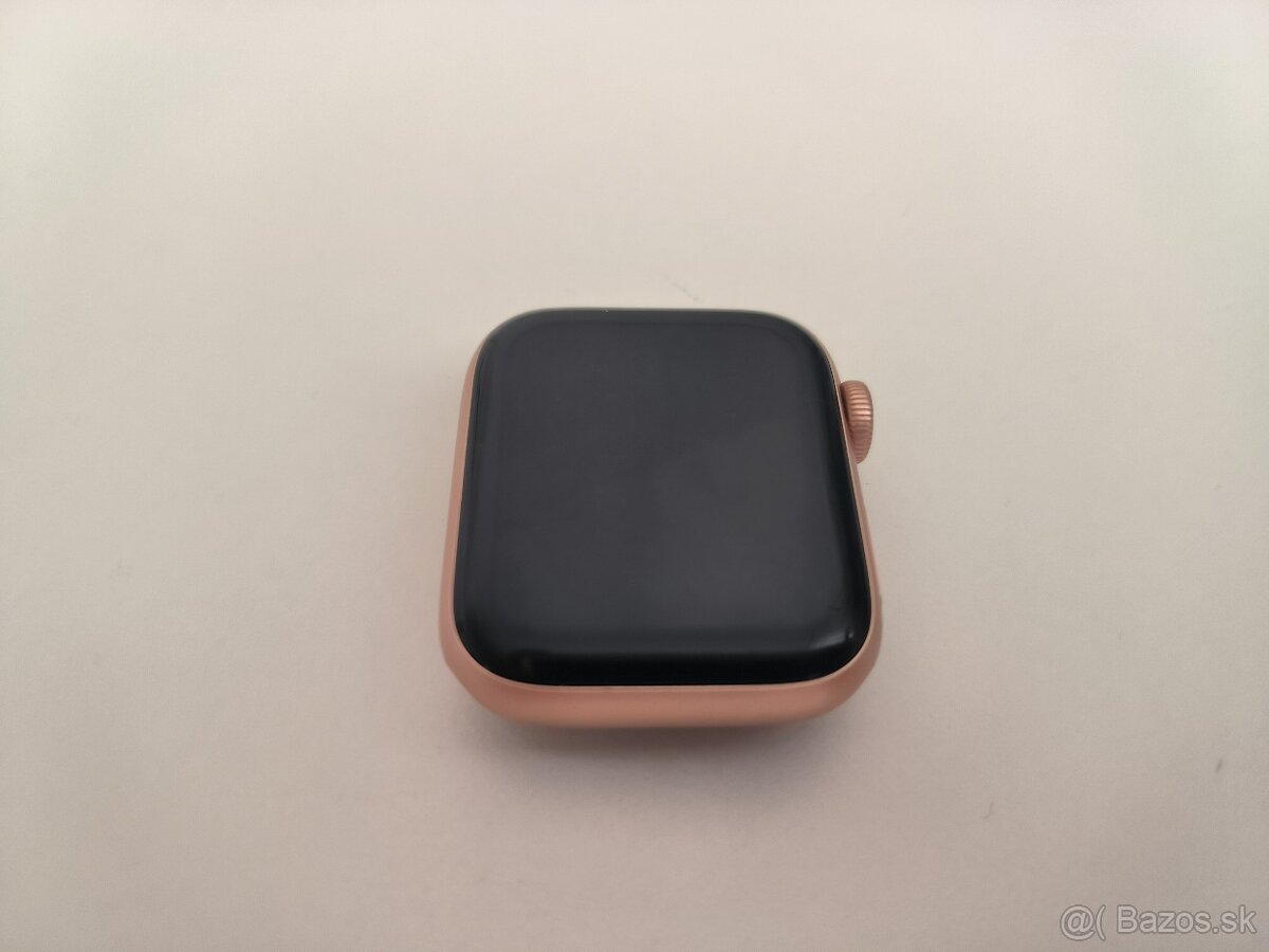 apple watch SE 2 40mm Gold