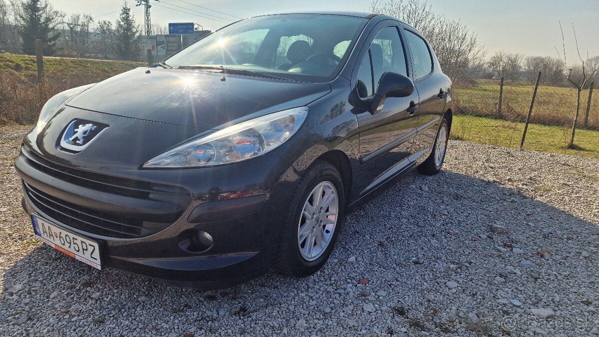 Peugeot 207 1.4 benzín 12/2007 ,128547km.serviska.