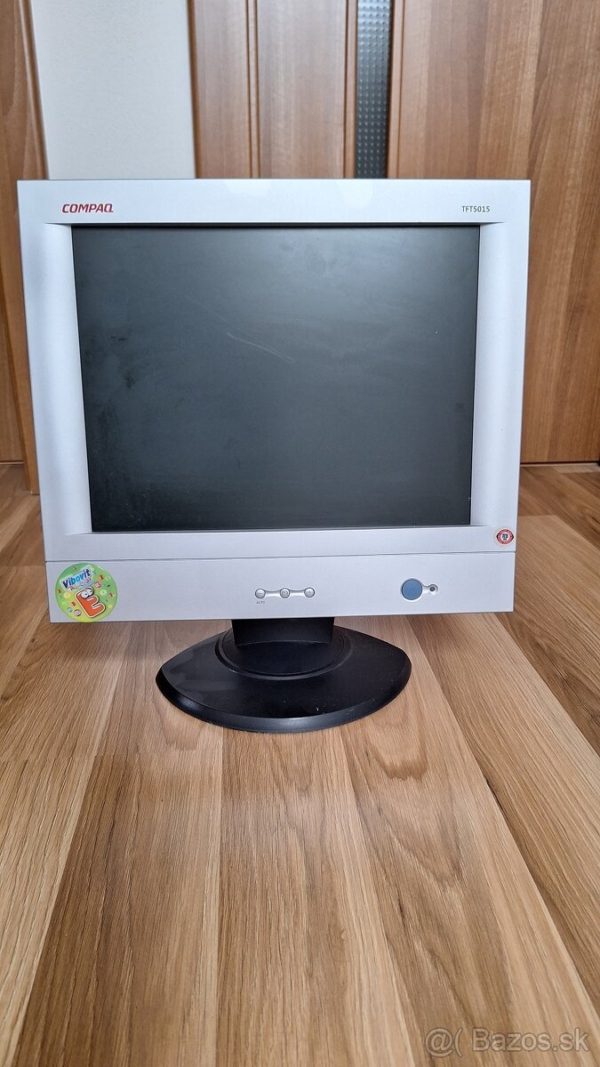 Predám LCD Monitor COMPAQ 15 lacno funkčný