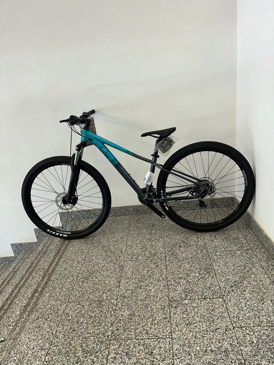 Giant Liv Tempt 4 Teal 29", veľkosť S, bicykel dámsky