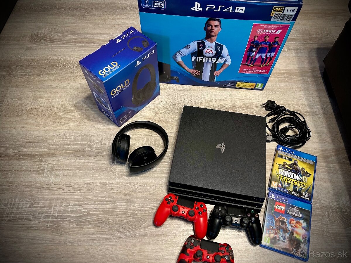 PS4 PRO 1TB+Wireless Headset+2 hry+ 3x Dualshock V2