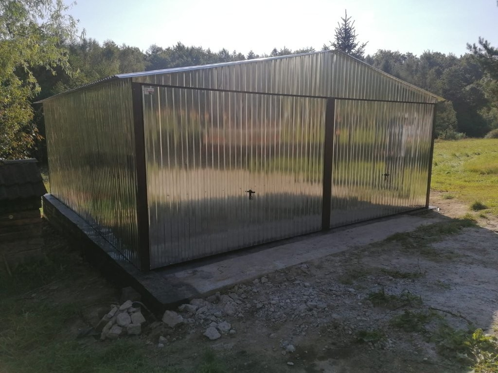 dvojmiestna plechova garaz 6x5m