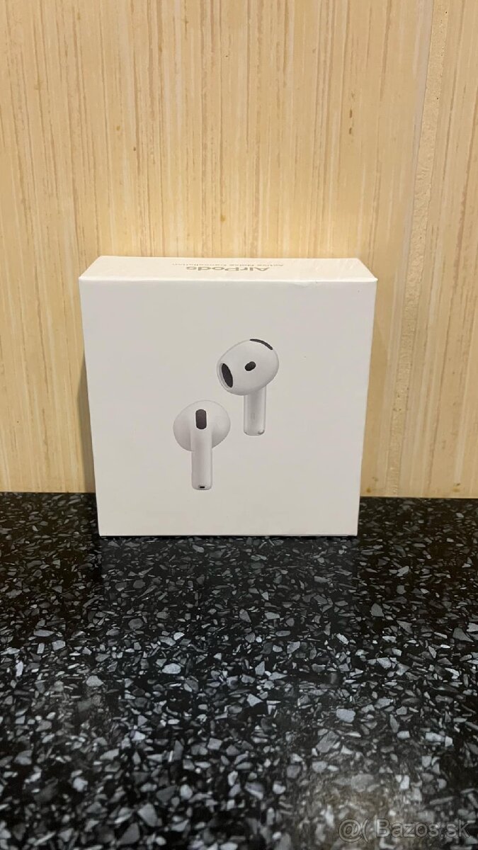 Apple AirPods 4 s aktívnym potlačením hluku