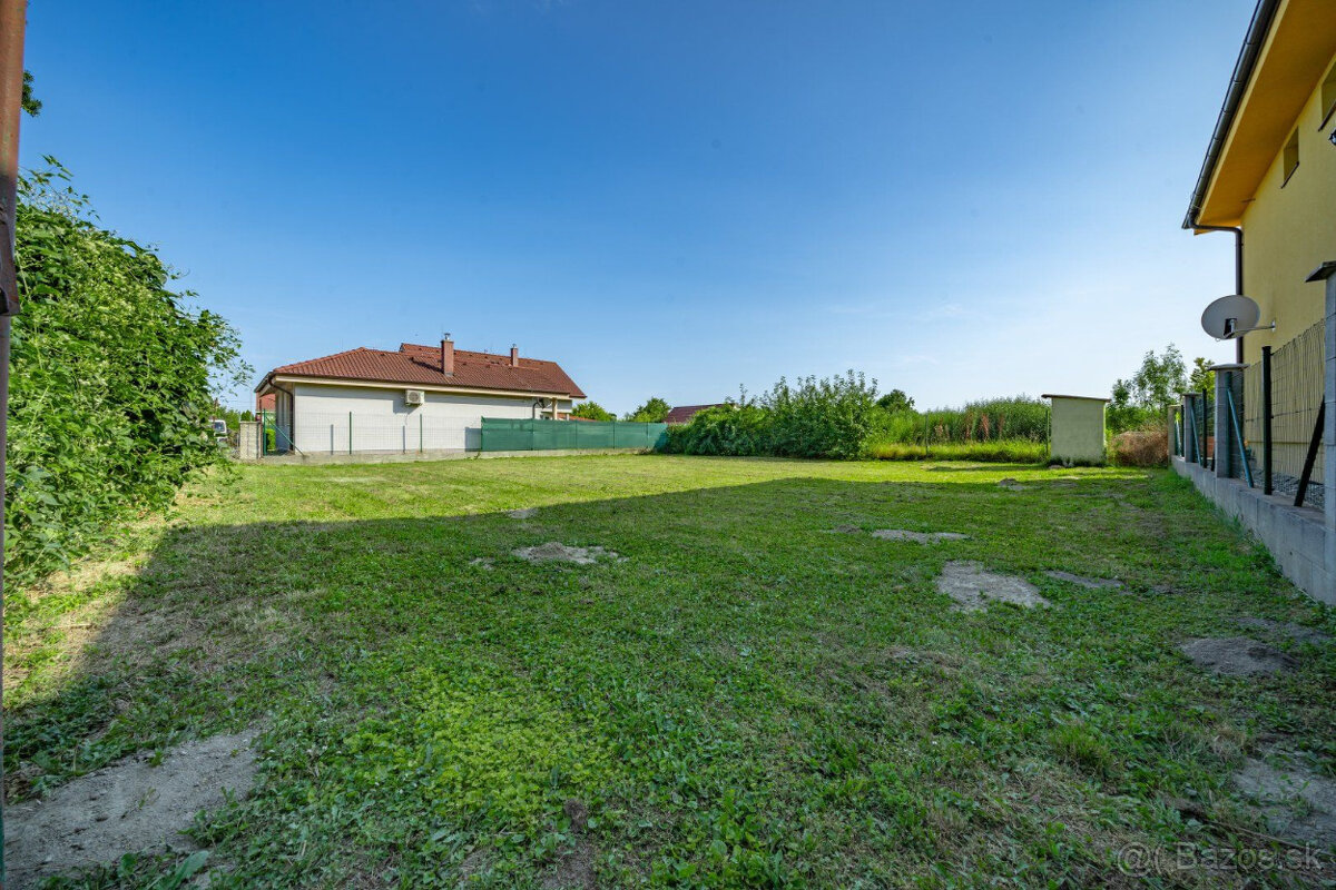 ŠAMORÍN-LUXUSNÝ POZEMOK 448m² IBA 500m OD ABSOLÚTNEHO CENTRA