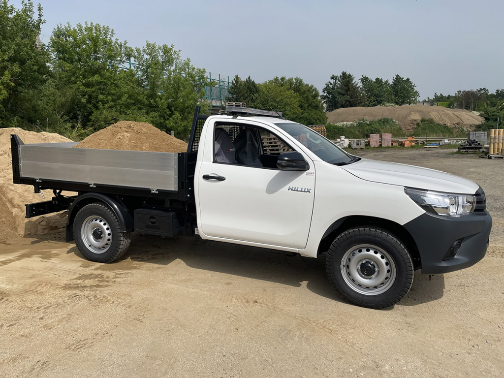 Hilux Sklápeč