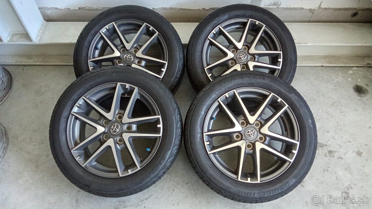 16-stky 5x114,3 originál Toyota + pneu