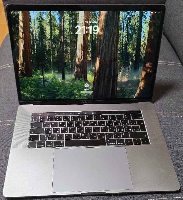 Apple Macbook Pro 15 2019, touchbar