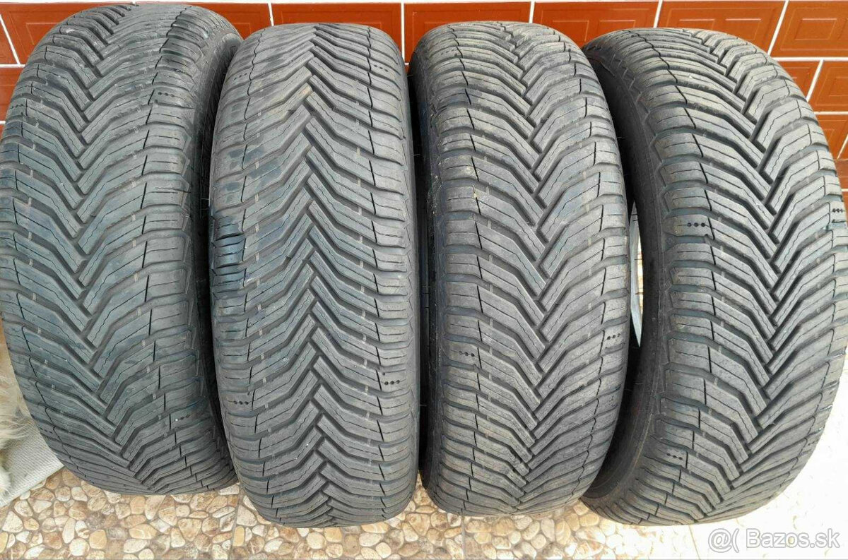 Predam pneumatiky Michelin - 205/55 R16 celorocne