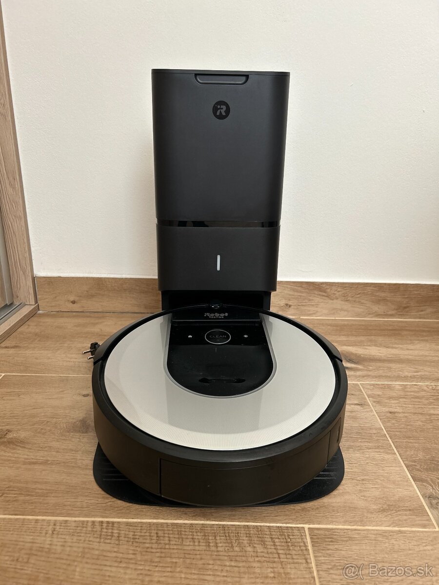 robotický vysávač iRoomba i7+