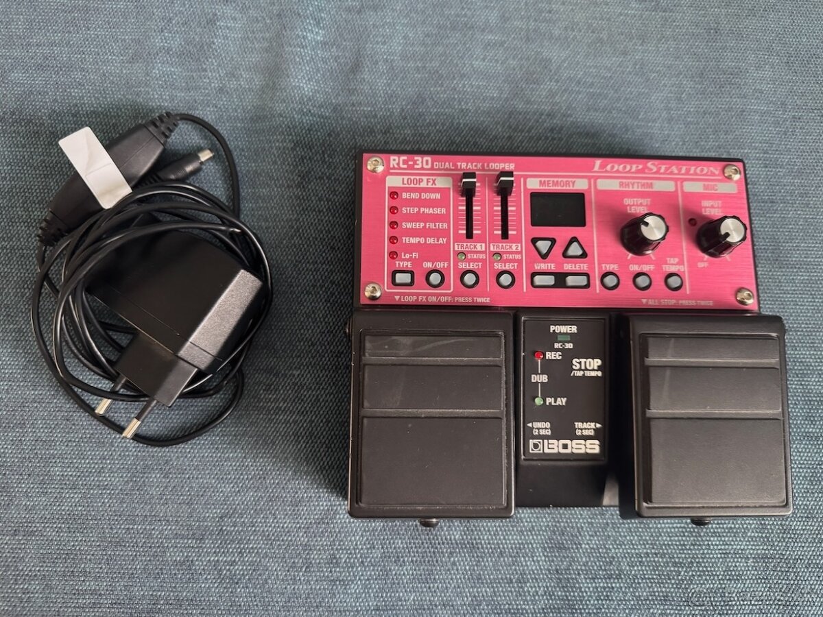 Boss RC-30 looper station