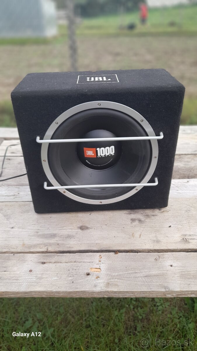 Predavam subhofer JBL 1000W