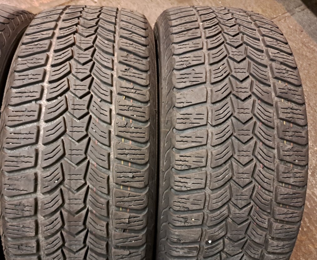 Predam zimne pneumatiky 225/45 r17 DEBICA