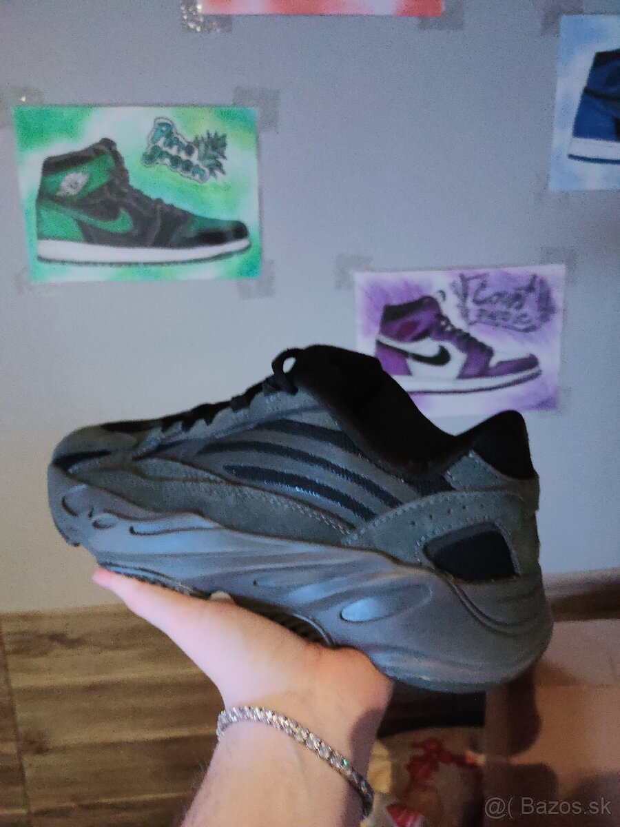 Yeezy 700