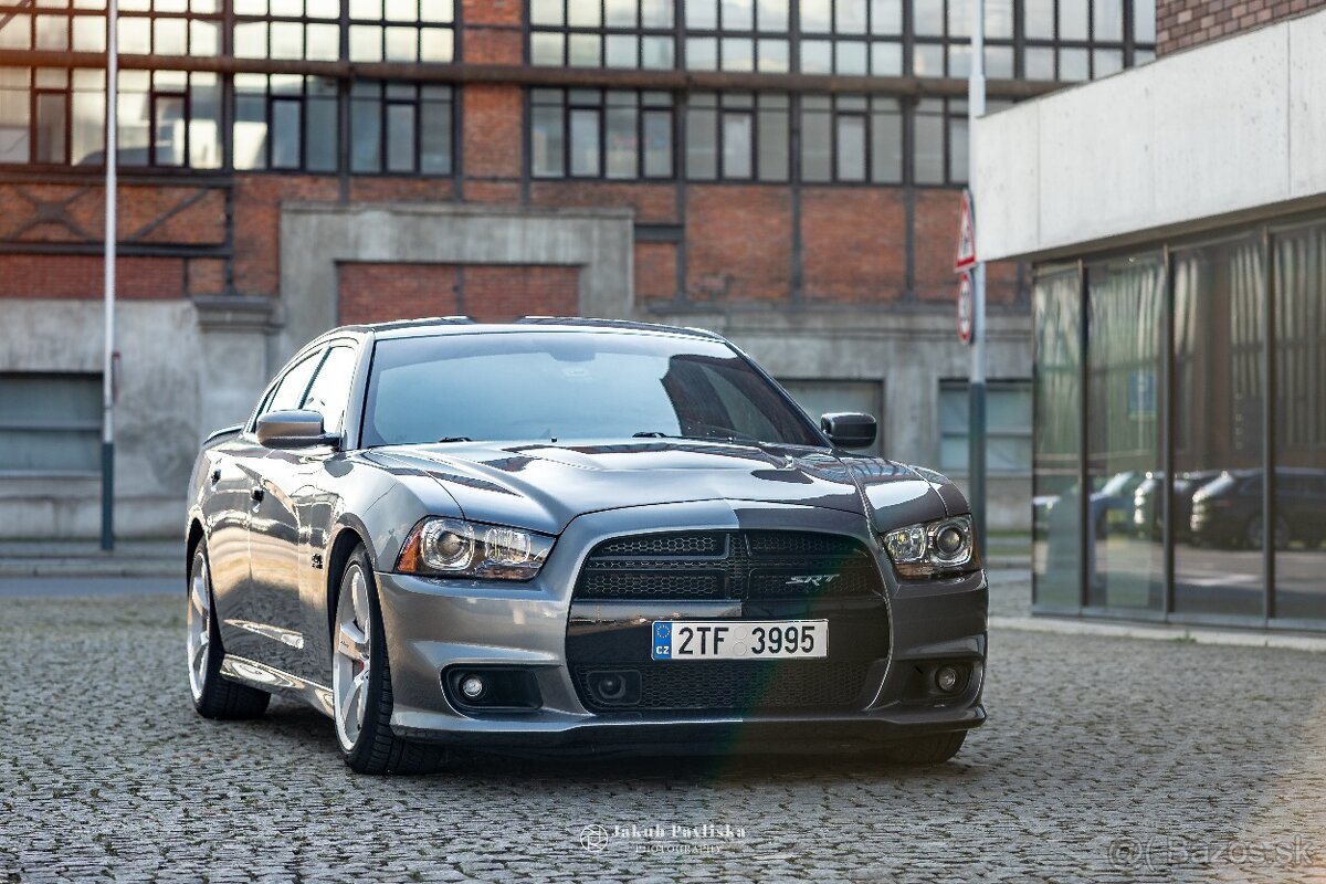 Dodge Charger SRT8