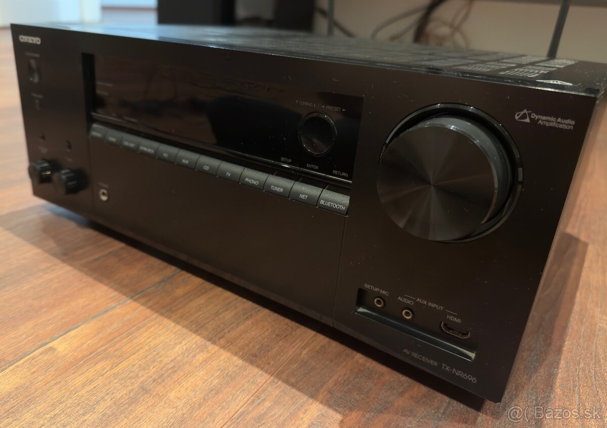 Onkyo NR696