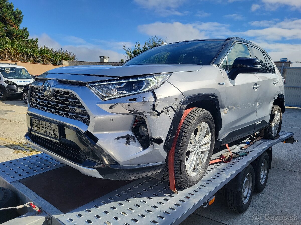 Toyota rav4 2.5 hybrid AWD 4x4 JBL - havarované