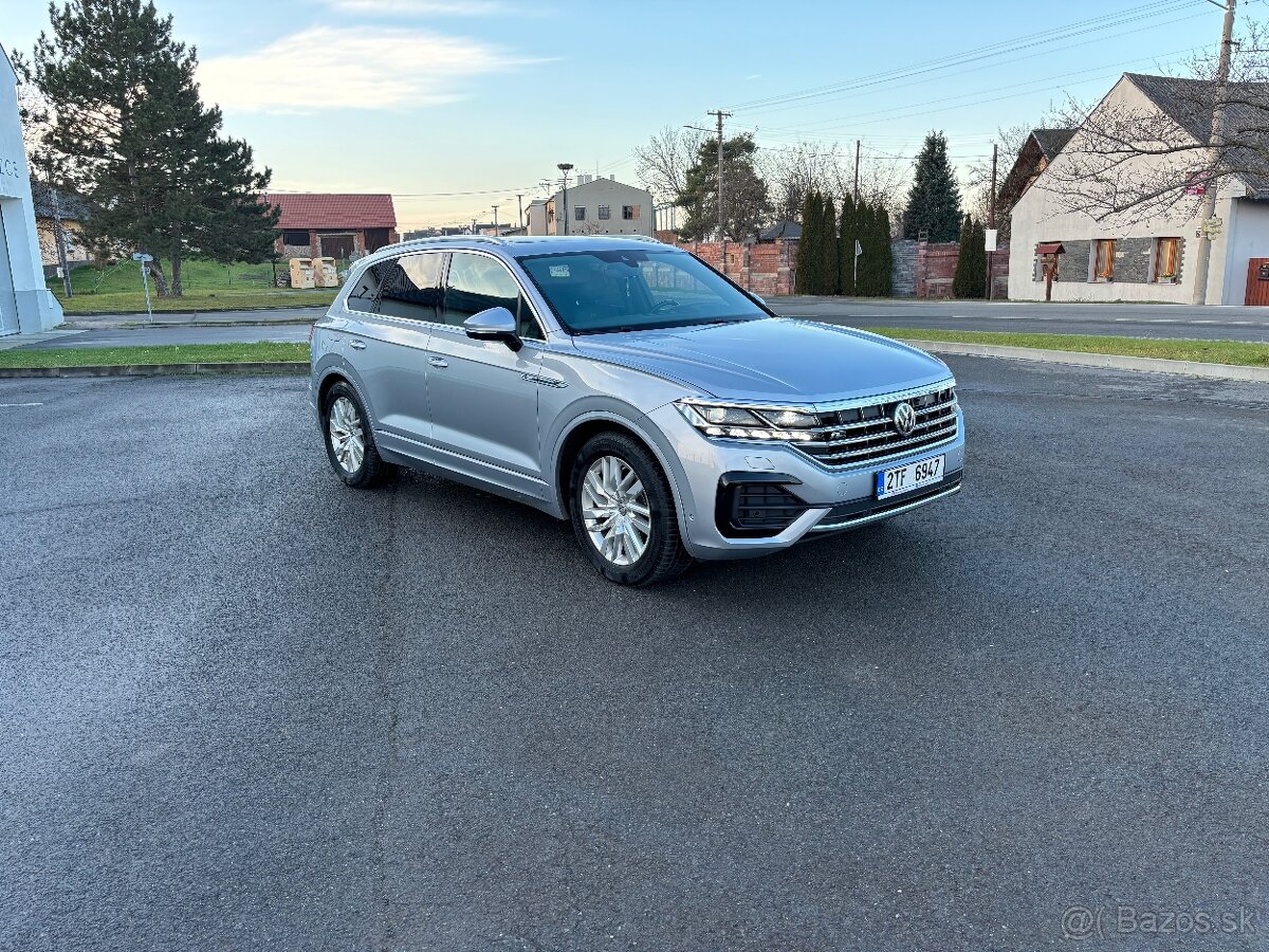 VW Touareg 3.0tdi 210kw, R-line, Matrix, virtual, pano