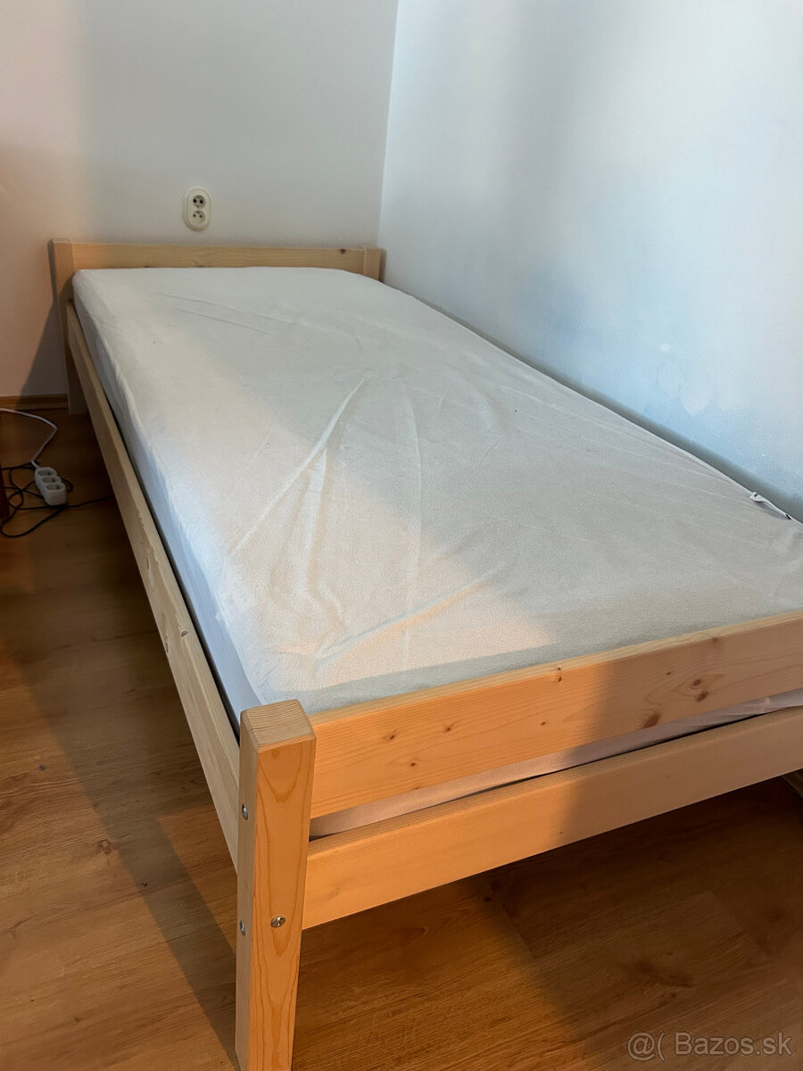 Predám Ikea posteľ 90x200 + matrac + rošt + chránič matracu