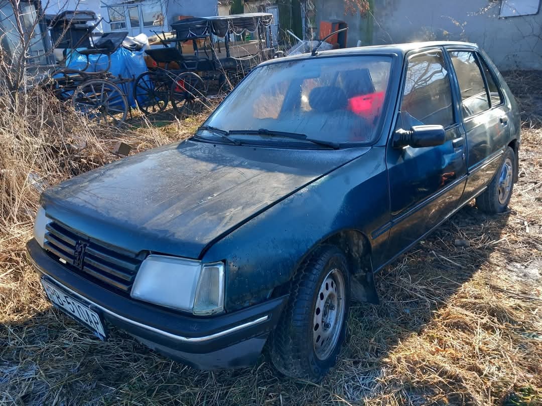 Peugeot 205