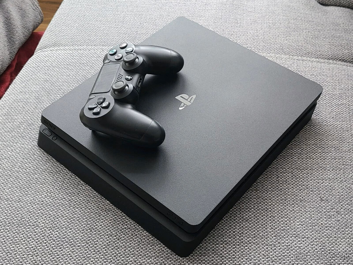 Playstation 4 Slim 1TB