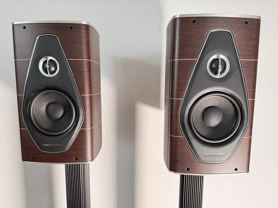 Sonus Faber Olympica Nova 1 + stands