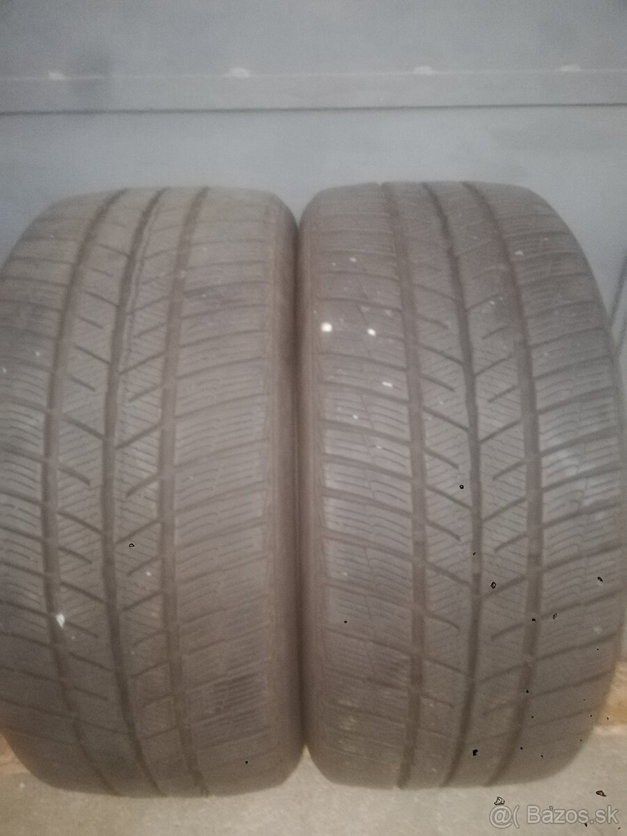 235/40r19