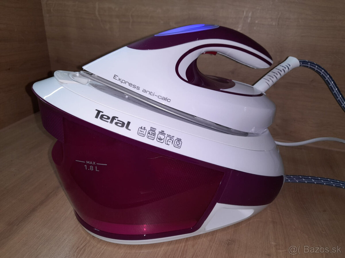 Naparovacia žehlička Tefal SV 8054 Express Anti Calc