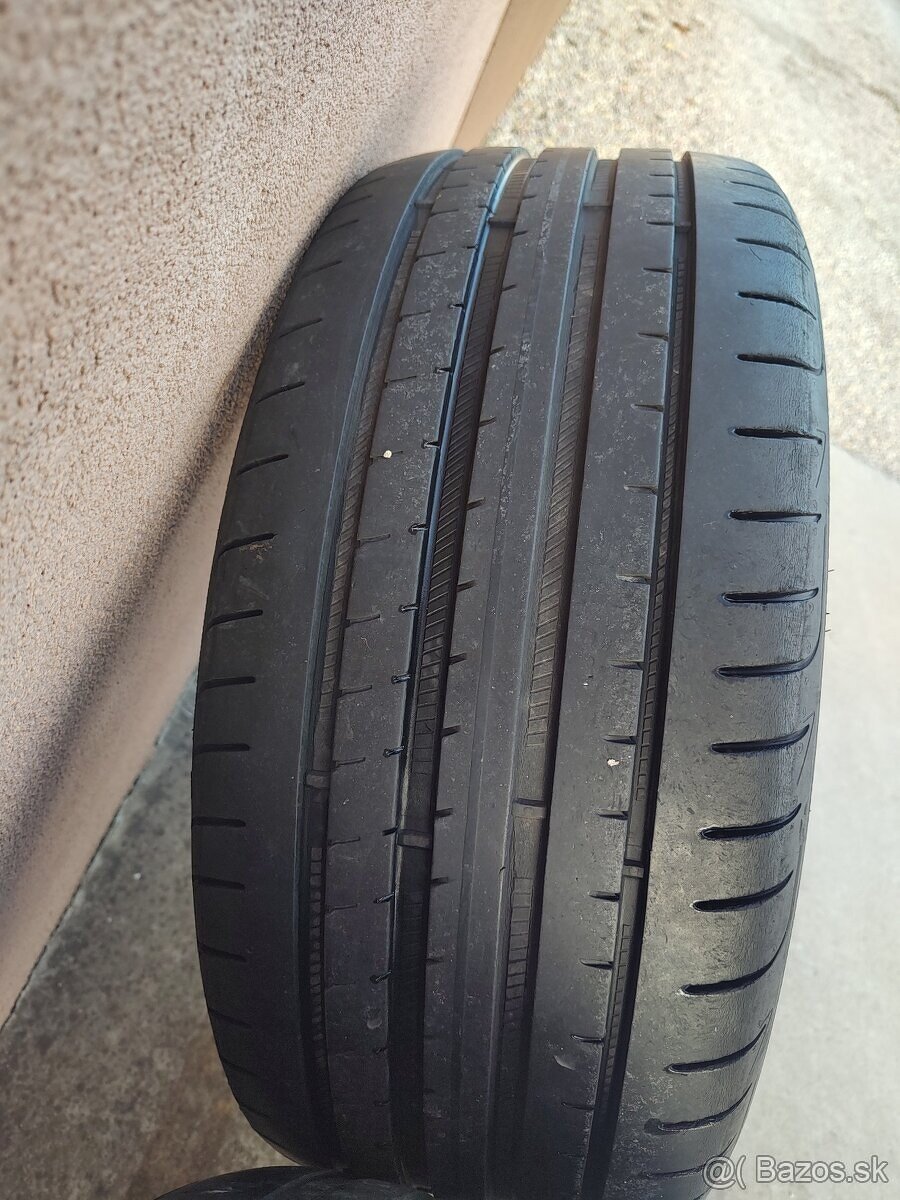 Predám 2ks letné pneumatiky Goodyear 235/40 r18