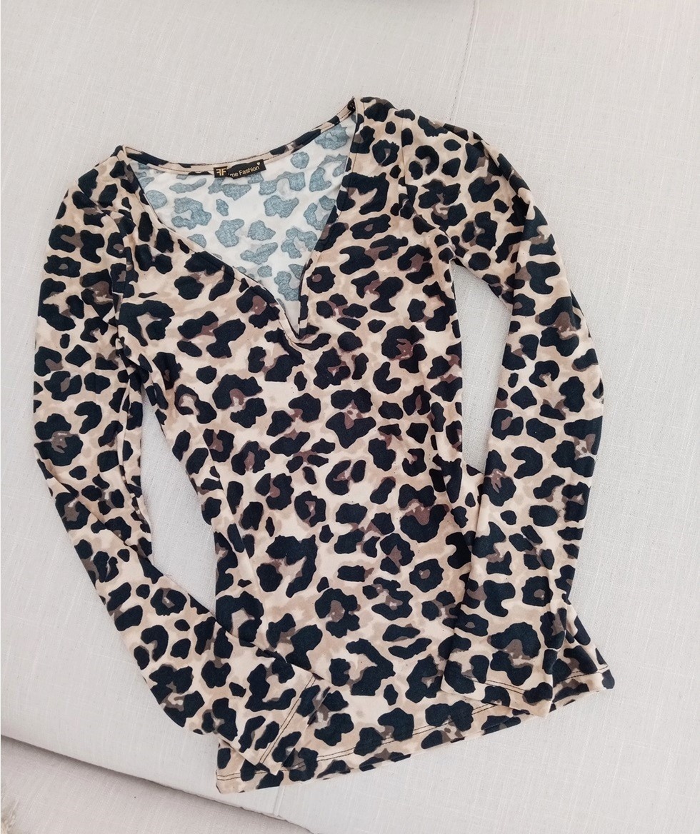 Elasticky damsky leopardi top s dlhym rukavom NOVY